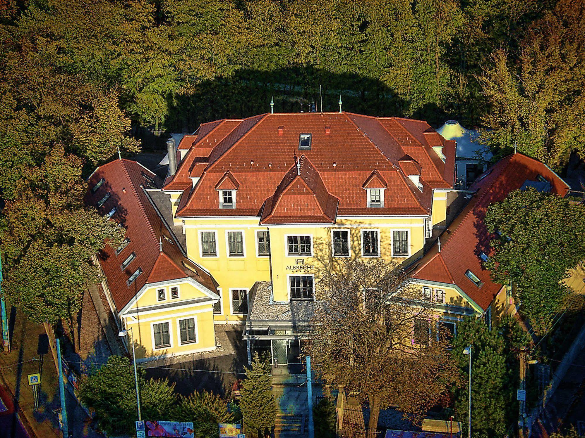Hotel Albrecht Bratislava Exterior photo